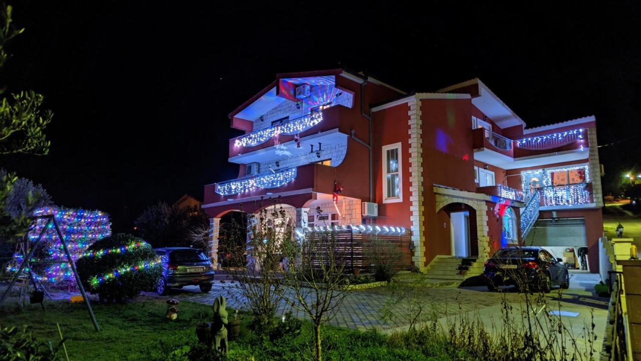 Modern Apartment Near Split & Trogir Kastela Exterior photo