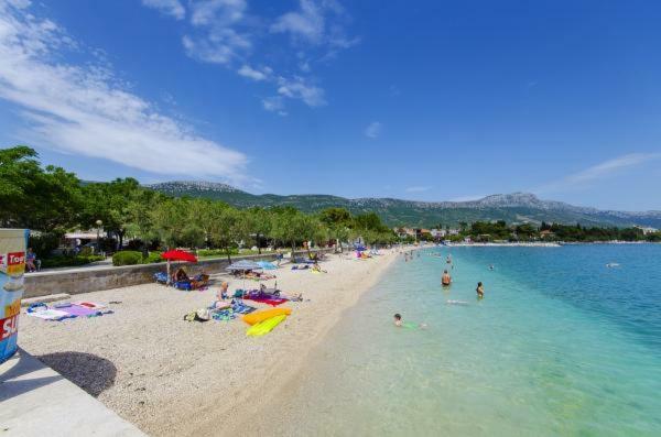 Modern Apartment Near Split & Trogir Kastela Exterior photo