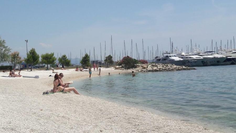 Modern Apartment Near Split & Trogir Kastela Exterior photo